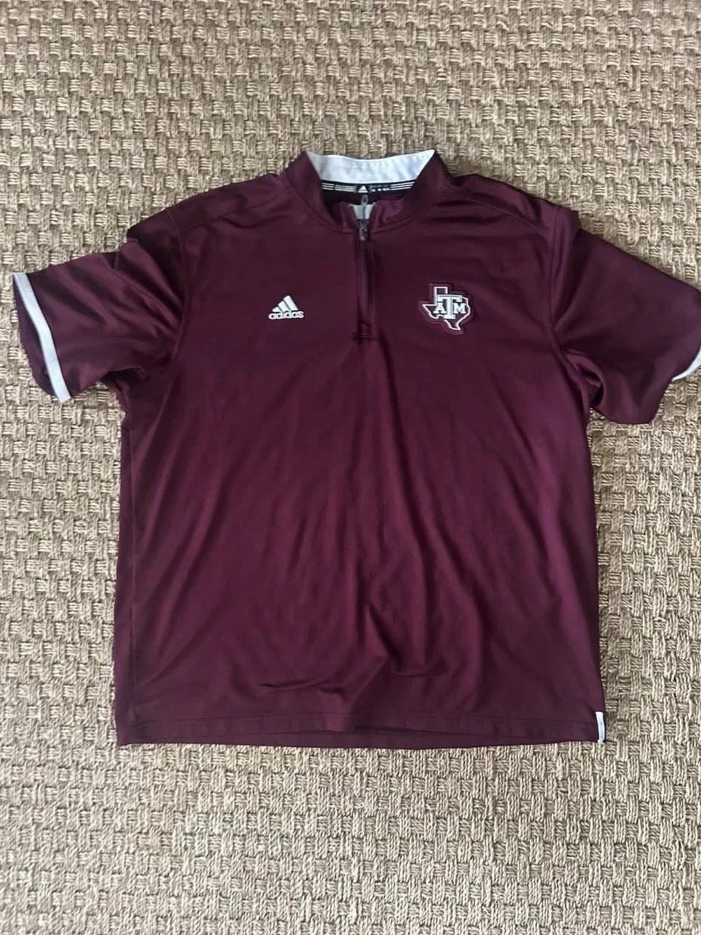 Adidas Men’s Maroon Texas A&M pullover size XL.